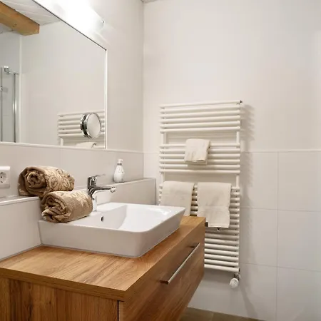 Obst- Ragg Apartment *
