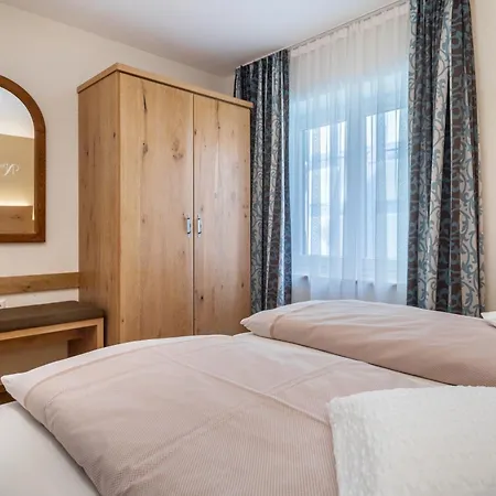Obst- Ragg Apartment *